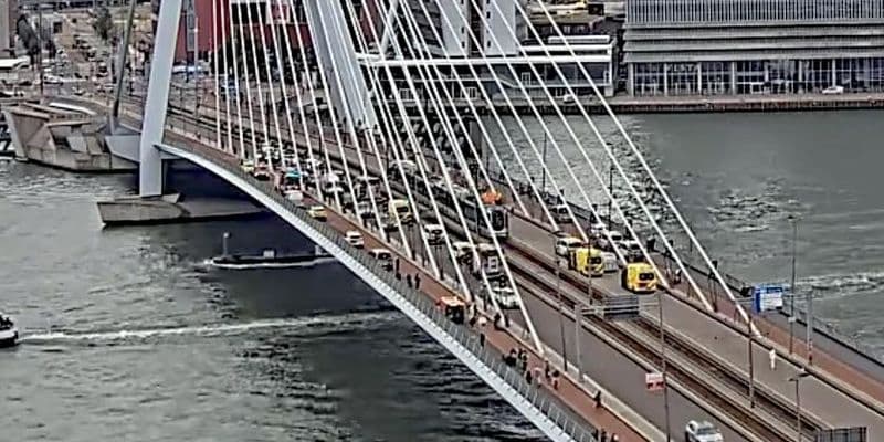 Puente Erasmus en Rotterdam donde dos tranvías colisionaron el 22/07/26