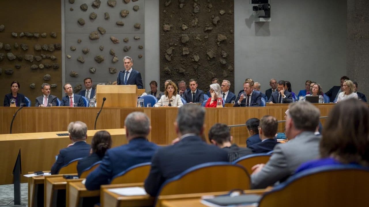 Dick Schoof y ministros en debate en la Tweede Kamer