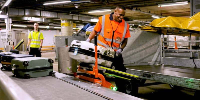 Schiphol instala elevadores para proteger a sus manipuladores de equipaje