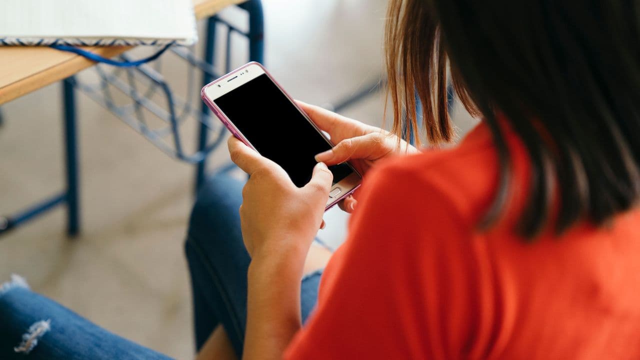 Teléfono en aula