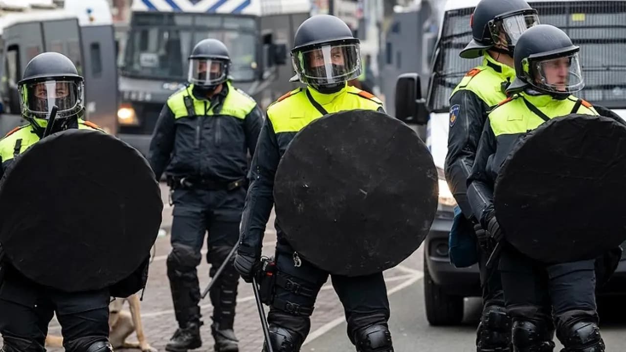Policía antidisturbios holadesa