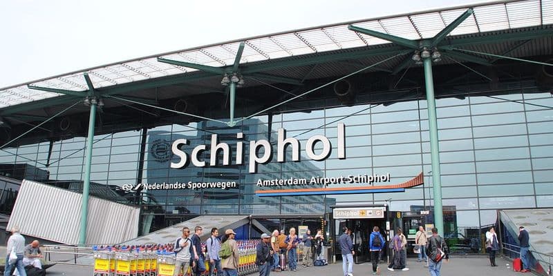 Tormentas causan cancelaciones y retrasos en vuelos de Schiphol