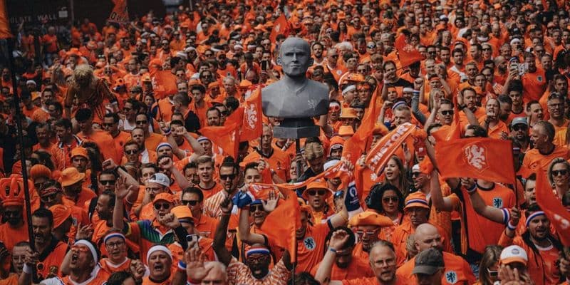Primeros ministros de Holanda y Reino Unido planean ver semifinal de la Eurocopa durante la cumbre de la OTAN