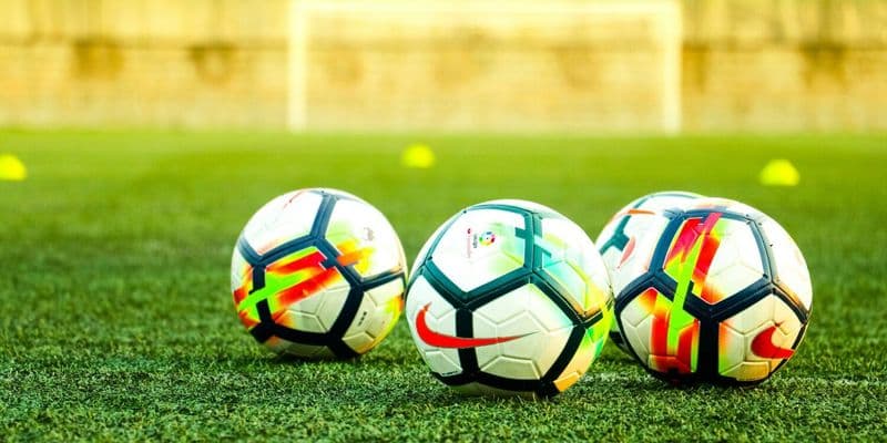 Solo capitanes podrán hablar con árbitros en el fútbol holandés