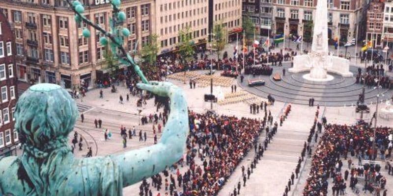 Ceremonia Dodenherdenking en Ámsterdam