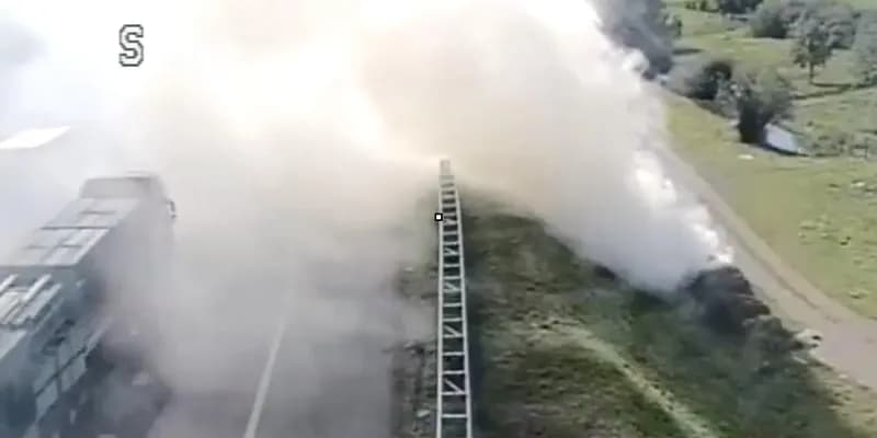 Incendio provocado cerca de una vía de tren
