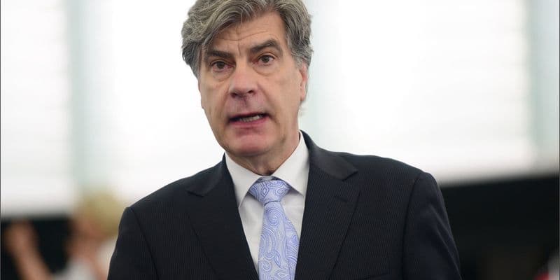 Autoridades belgas allanan la casa y oficina de un empleado del Parlamento Europeo Marcel de Graaff en una investigación sobre la influencia rusa.