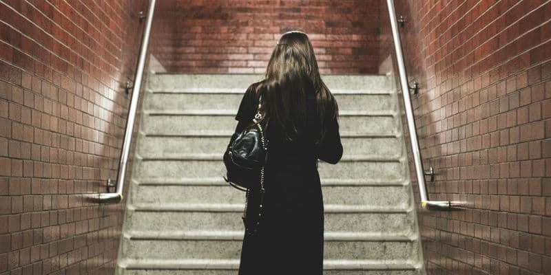 Mujeres en los Países Bajos se sienten inseguras en transporte público