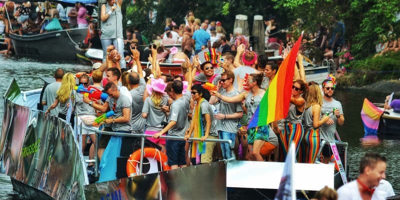 Ámsterdam se prepara para el Canal Parade