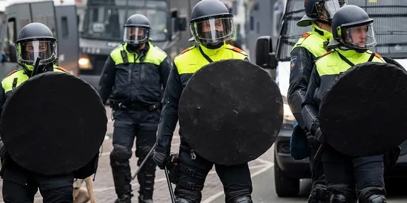 Policía antidisturbios holadesa