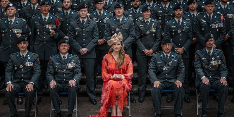 Princesa Amalia cuando se entregó el 'estandarte' al Regimiento de Húsares Princesa Catalina-Amalia