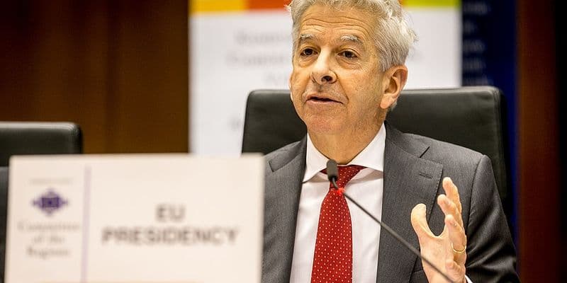 búsqueda de un nuevo candidato a primer ministro tras el retiro de Ronald Plasterk.