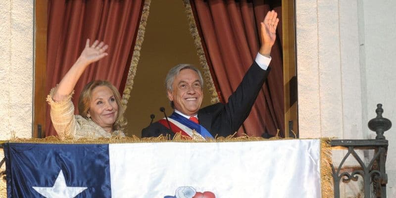 Sebastián Piñera junto a su mujer - Foto del Gobierno de Chile en Wikimedia Commons