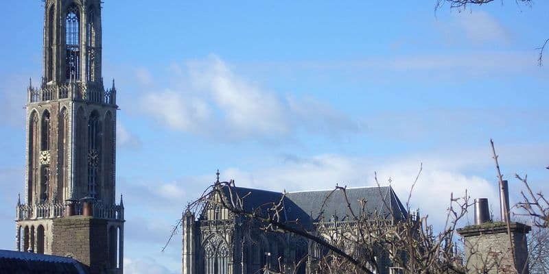 La Torre Dom de Utrecht restaura su reloj histórico tras renovación