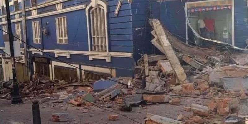 Edificio derrumbado tras el terremoto en Colombia (10.08.26)