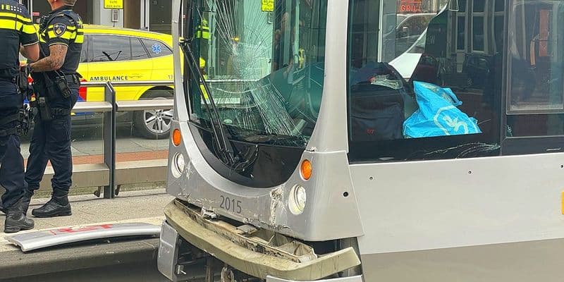Tranvía colisionado en Róterdam