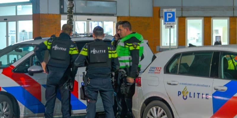 Un joven español herido de bala abandonado en un hospital de Lelystad