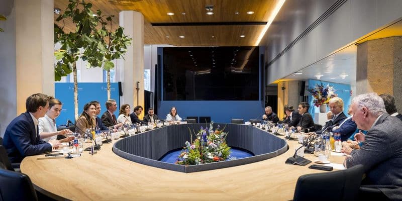 Negociaciones para formar gobierno en Países Bajos en marcha