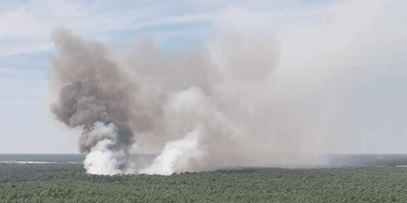 Vista aérea del incendio en Boschhuizerbergen